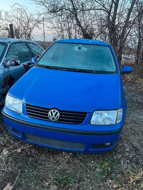 Second-hand VW Polo 75 CP (55 kW) 2001 Albastru Hatchback