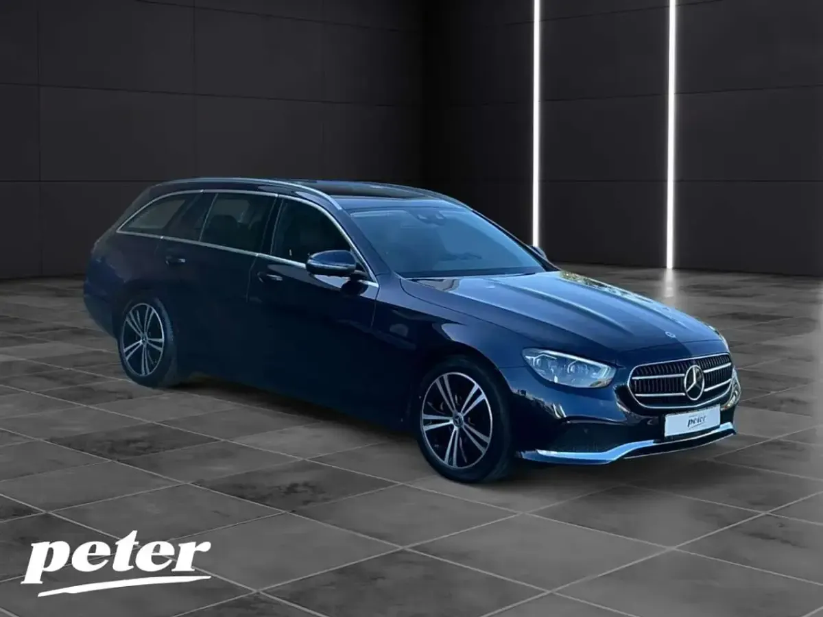 Gebraucht Mercedes E220 Avantgarde 200 PS (147 kW) 2023 Blau Kombi