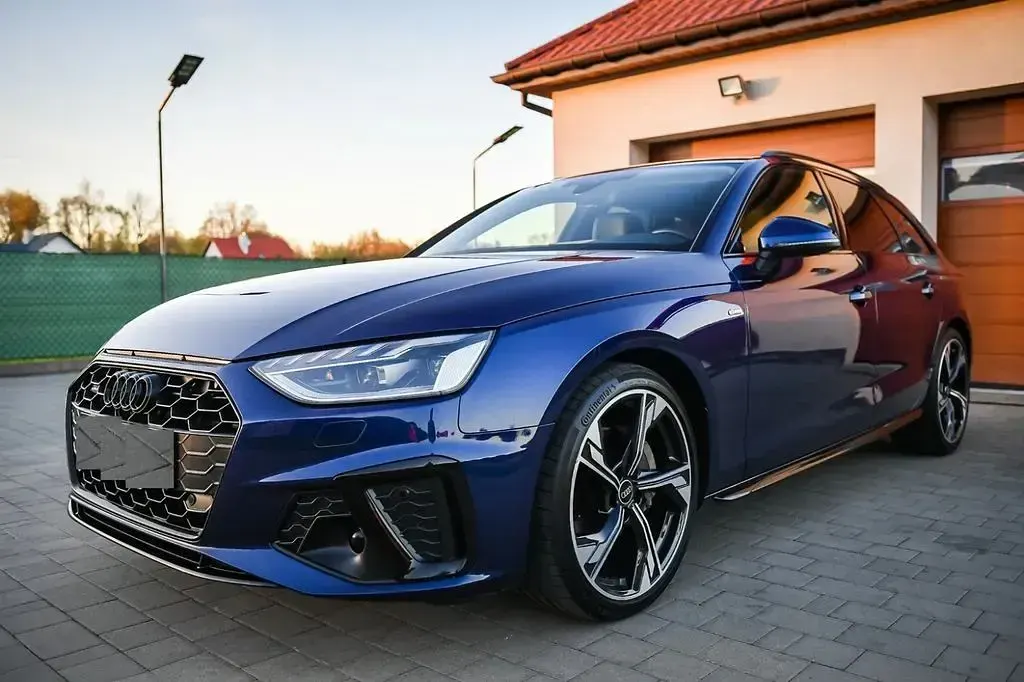 Gebraucht Audi A4 S-Line 204 PS (150 kW) 2023 Blau Kombi