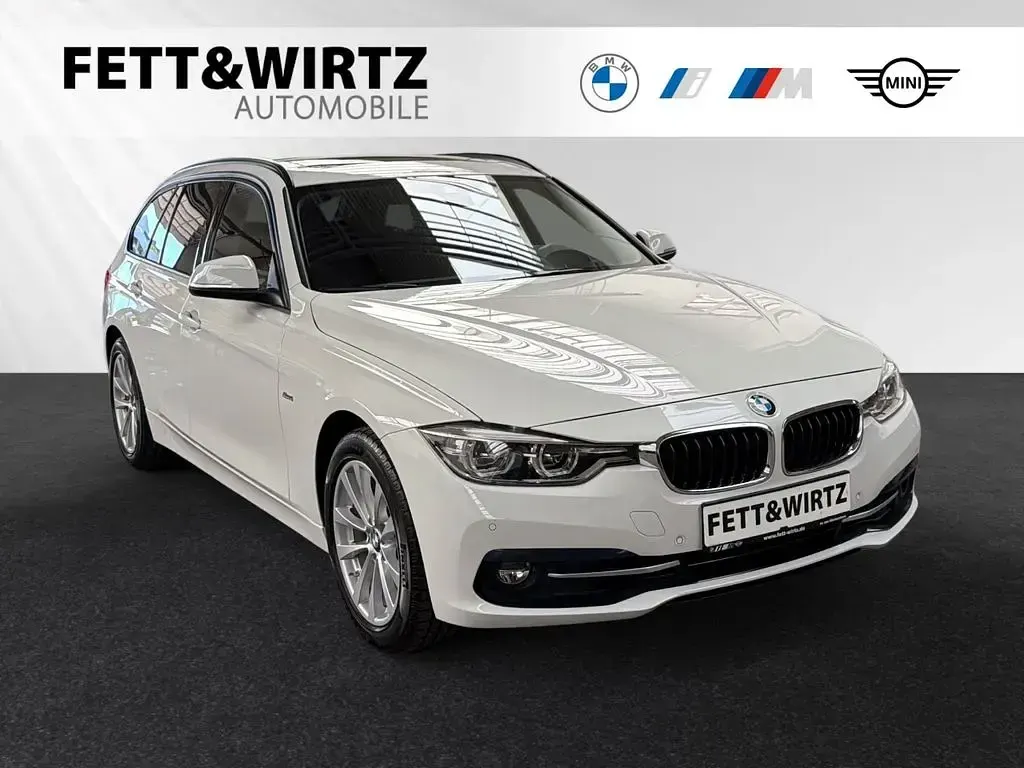 Używany BMW 330 Sport Line 252 KM (185 kW) 2018 Kombi