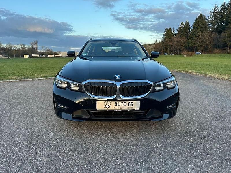 Gebraucht BMW 320 Advantage 190 PS (139 kW) 2020 Schwarz Kombi
