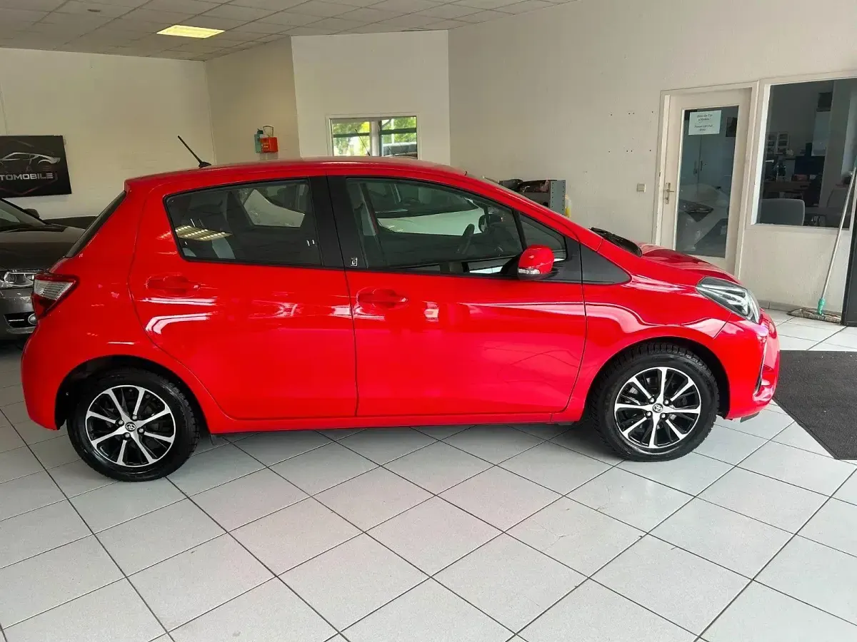 Gebraucht Toyota Yaris Team 111 PS (81 kW) 2019 Rot Kleinwagen