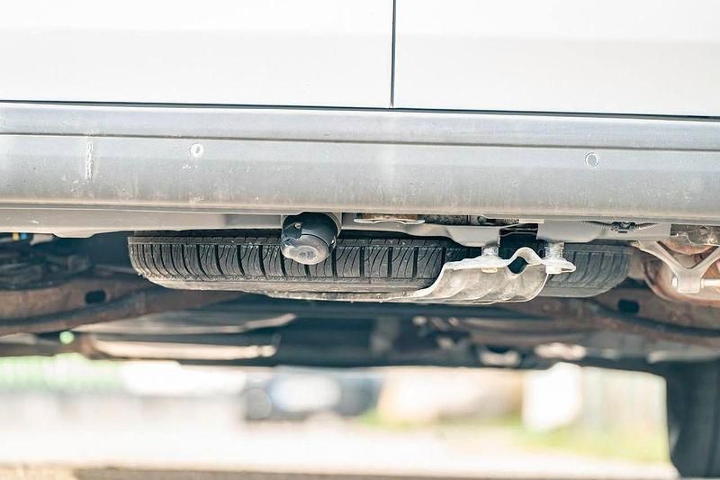 Gebraucht VW Transporter 140 PS (102 kW) 2014 Silber Van