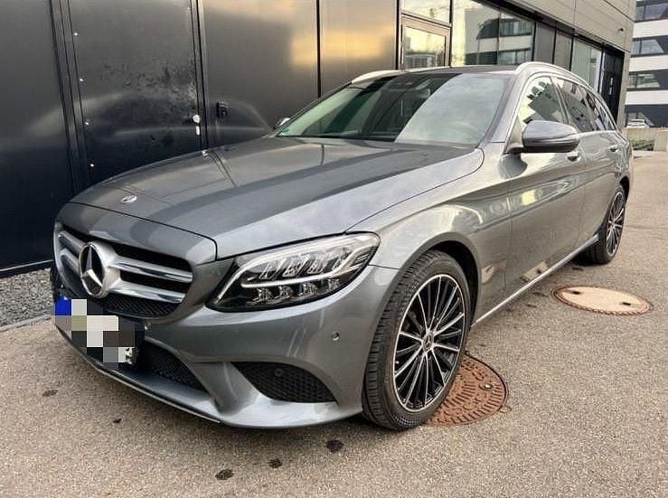 Grau Gebraucht 2018 Mercedes C200 Kombi | 17.000 € (Etwas zu teuer) - Bild 1/4