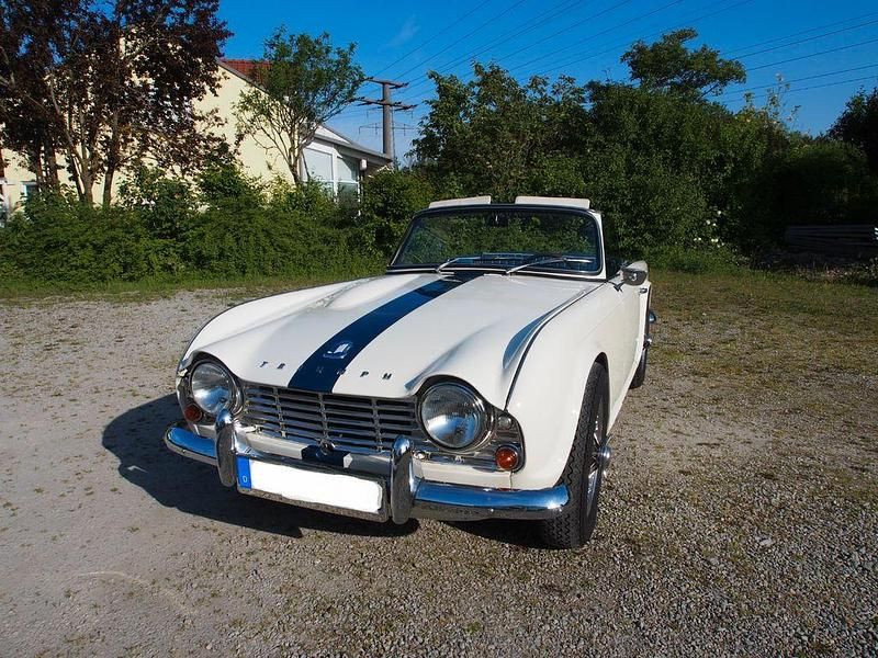 Gebraucht Triumph TR4 101 PS (74 kW) 1965 Weiß Cabrio
