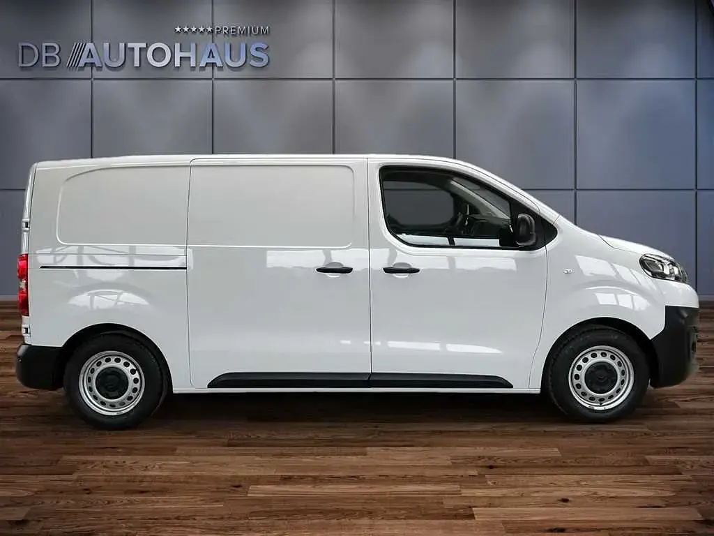 Käytetty Citroën Jumpy 120 HP (88 kW) 2023 Valkoinen Tila-auto