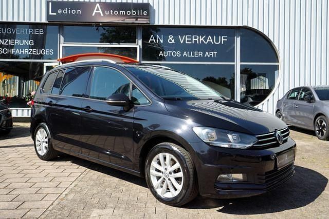 Schwarz Gebraucht 2017 VW Touran Comfortline Van / Kleinbus | 18.600 € (Teuer) - Bild 1/4