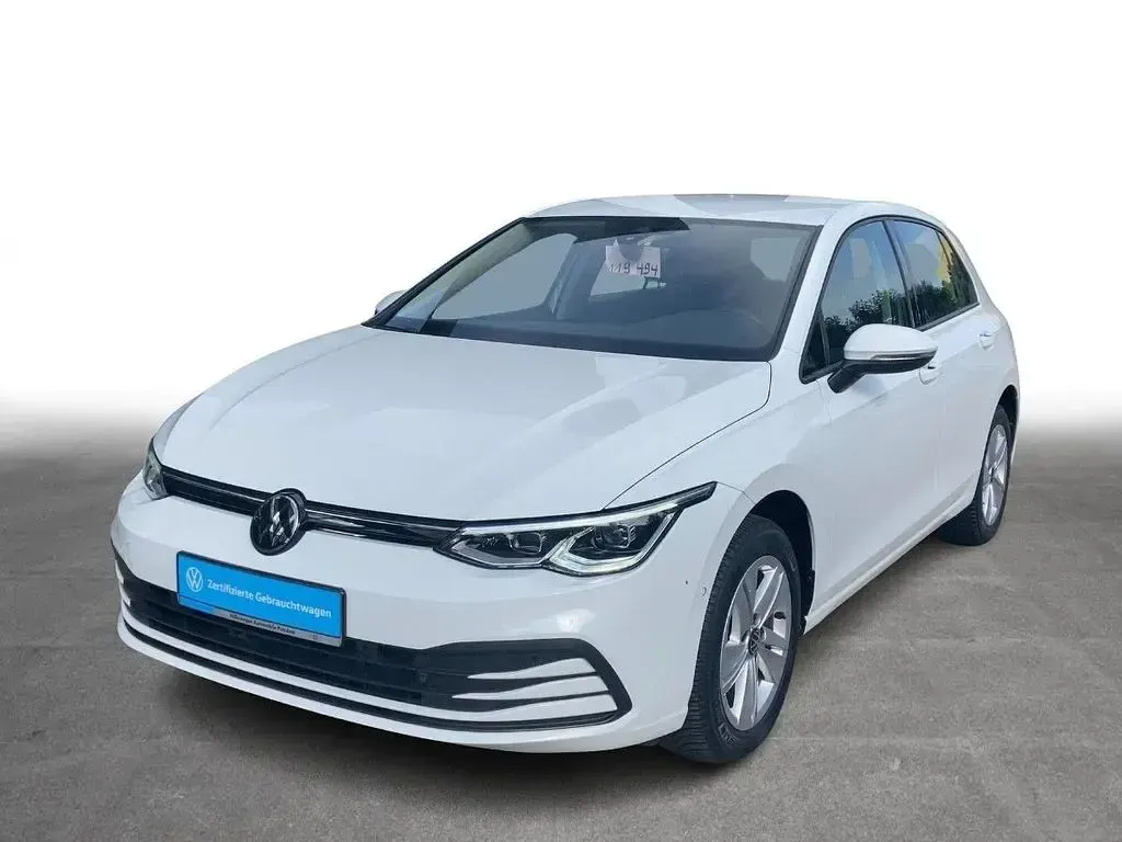 Gebraucht VW Golf VIII Life 150 PS (110 kW) 2023 Weiß Limousine