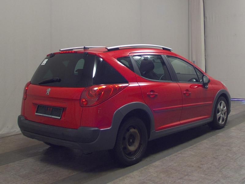 Gebraucht Peugeot 207 109 PS (80 kW) 2009 Aden rot Limousine