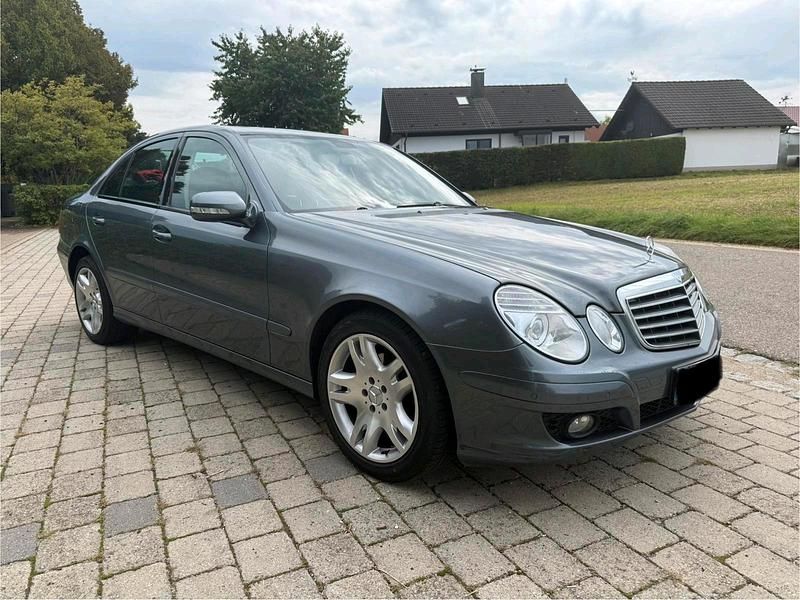 Grau Gebraucht 2008 Mercedes E200 Limousine | 5.200 € (Fairer Preis) - Bild 1/4