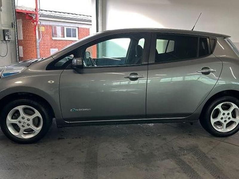 Gebraucht Nissan Leaf Acenta 95 kW (130 PS) 2017 Grau Kleinwagen