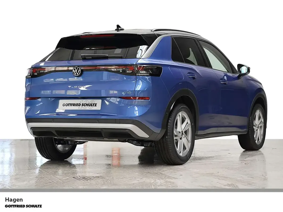 Gebraucht VW T-Roc Life 150 PS (110 kW) 2026 Celestial blue metallic SUV