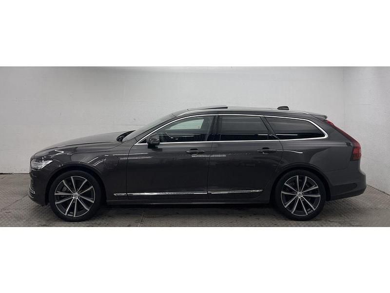 Gebraucht Volvo V90 455 PS (334 kW) 2022 Platinum grau (metallic) Kombi