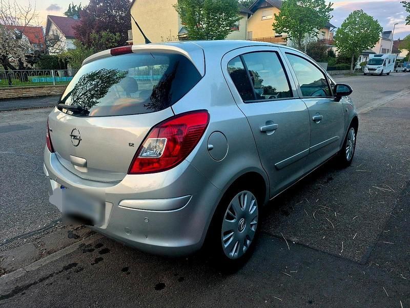Używany Opel Corsa 80 KM (58 kW) 2007 Srebrny Hatchback