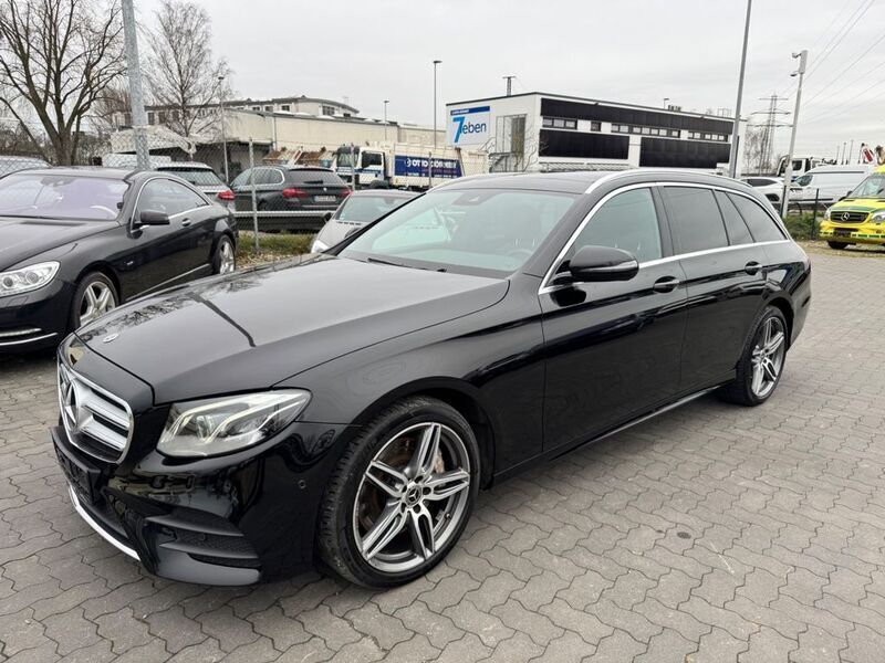 Schwarz Gebraucht 2020 Mercedes E400 AMG line Kombi | 19.700 € - Bild 1/4