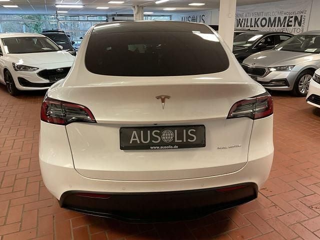 Gebraucht Tesla Model Y 378 kW (514 PS) 2021 Pearl white (metallic) SUV