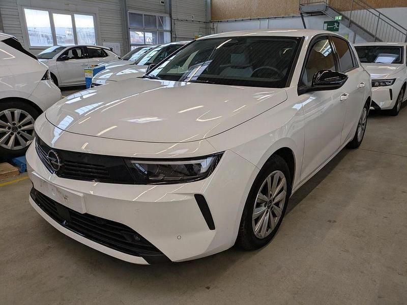 Weiß Gebraucht 2023 Opel Astra Elegance Limousine | 17.850 € (Superpreis) - Bild 1/4