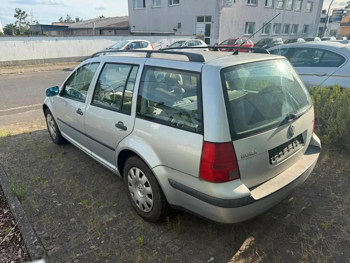 Gebraucht VW Bora 131 PS (96 kW) 2001 Grau Kombi
