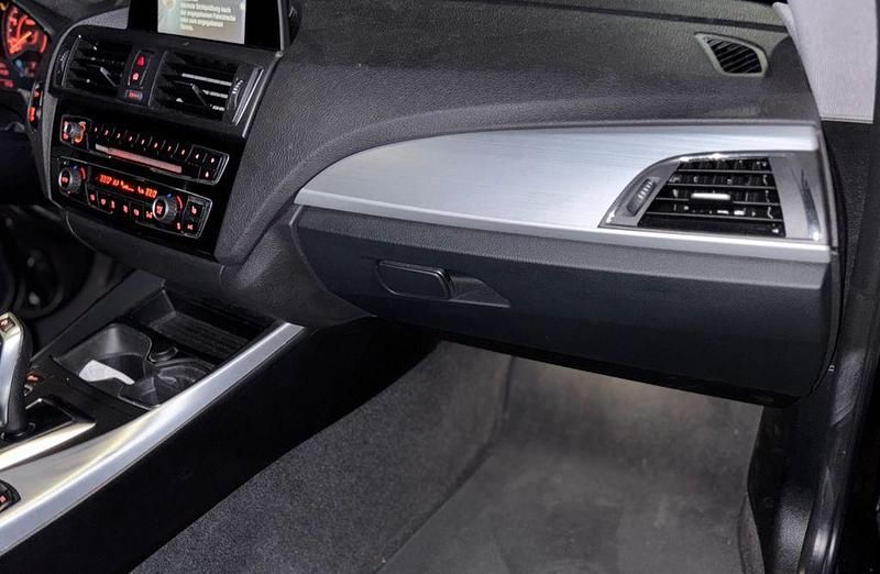 Gebraucht BMW 120 Sport Line 190 PS (139 kW) 2016 Schwarz Kleinwagen