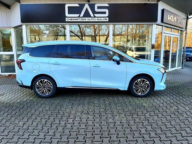 Neu DFSK Forthing 4 177 PS (130 kW) 2026 Sky light blue Van / Kleinbus