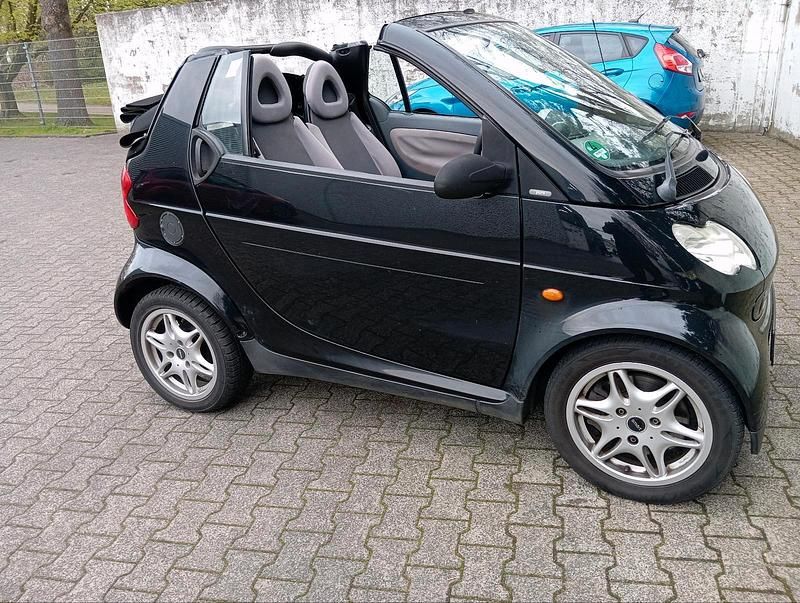Gebraucht Smart ForTwo Cabrio 55 PS (40 kW) 2002 Schwarz Cabrio