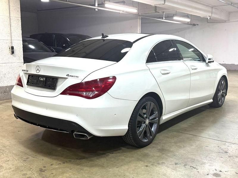 Gebraucht Mercedes CLA220 177 PS (130 kW) 2015 Weiß Limousine