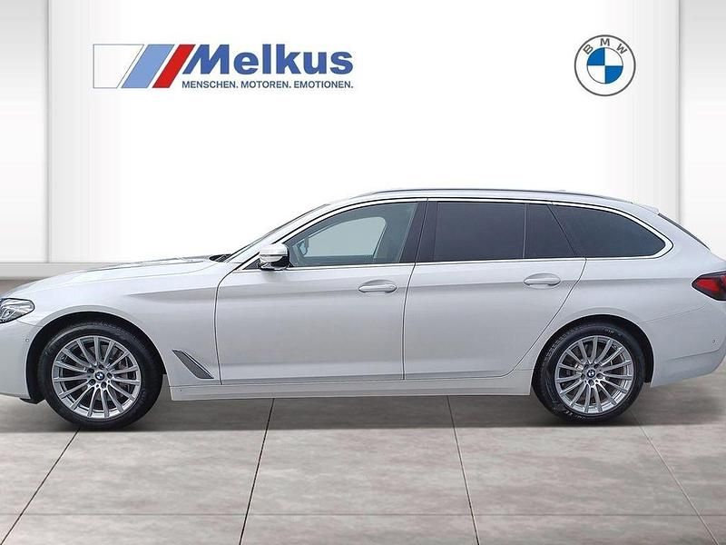 Gebraucht BMW 540 333 PS (244 kW) 2021 Weiß Kombi