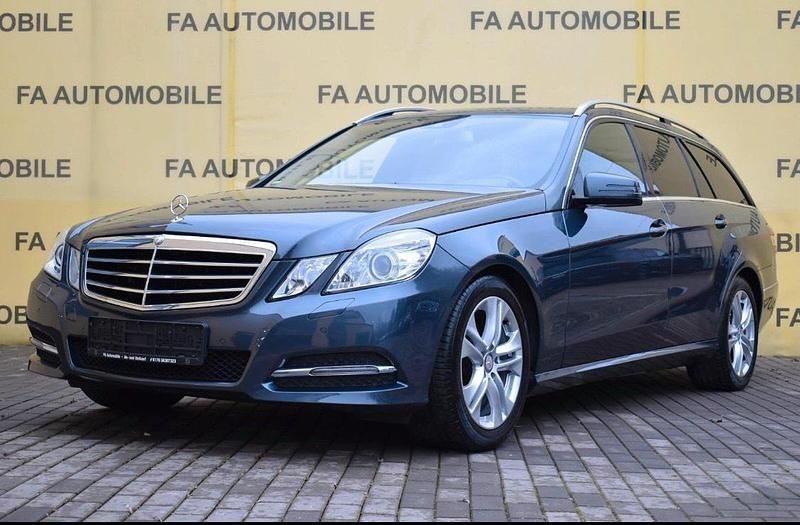 Grau Gebraucht 2012 Mercedes E200 Kombi | 9.600 € (Guter Preis) - Bild 1/4