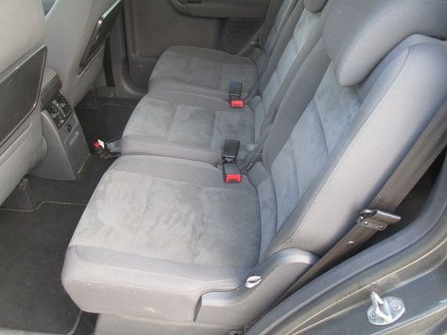 Gebraucht VW Touran Highline 140 PS (102 kW) 2013 Grau Van / Kleinbus