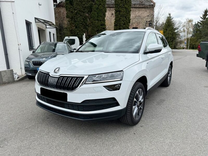 Weiß Gebraucht 2020 Skoda Karoq Drive SUV | 17.900 € (Guter Preis) - Bild 1/4