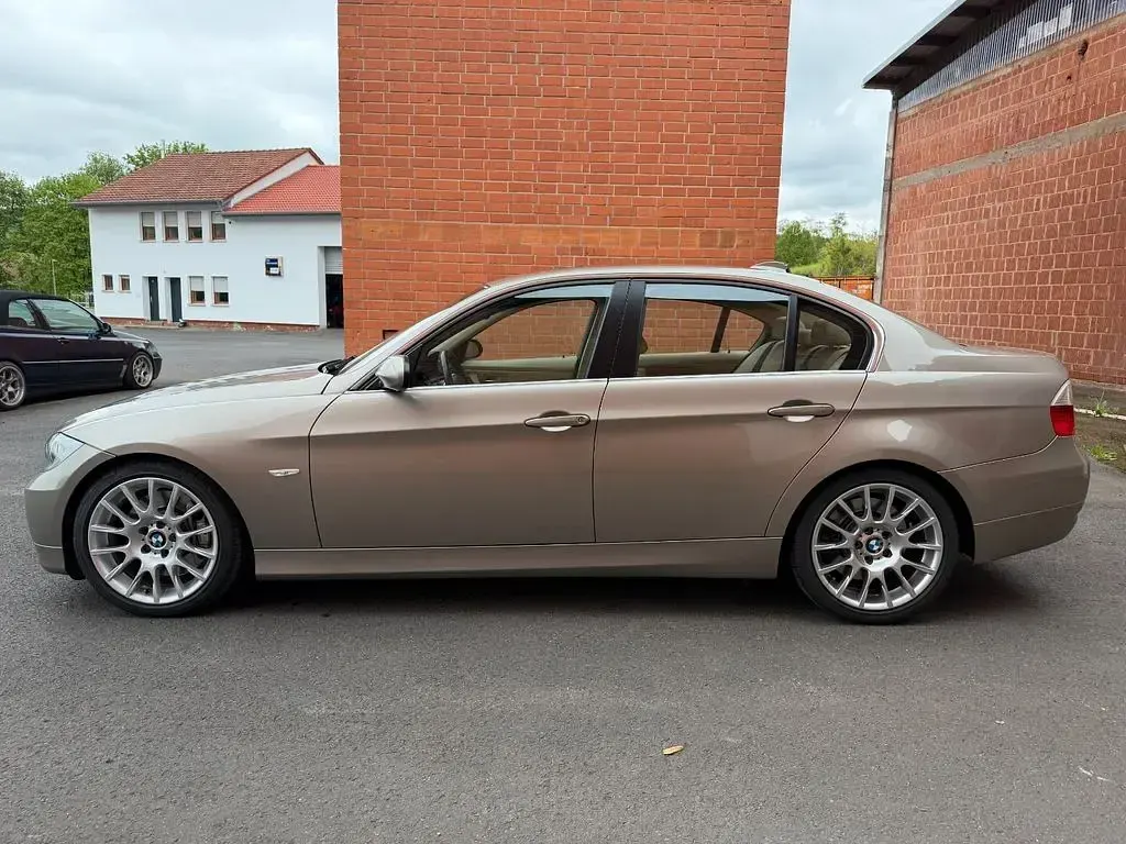 Gebraucht BMW 335 Performance 306 PS (225 kW) 2008 Gold Limousine
