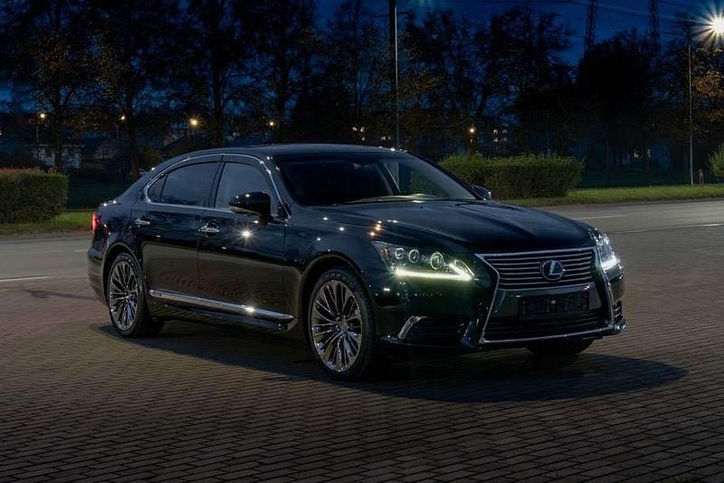 Schwarz Gebraucht 2013 Lexus LS600 Limousine | 30.000 € - Bild 1/4