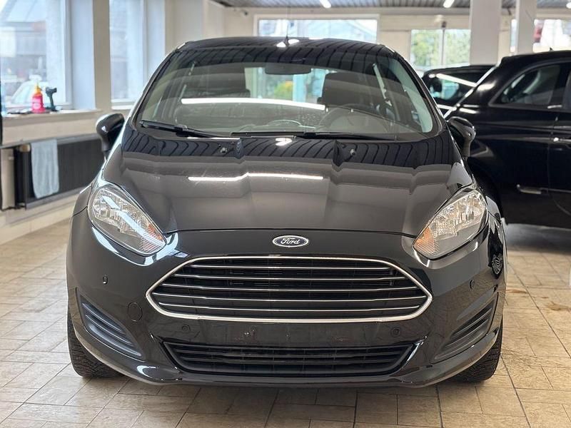 Gebraucht Ford Fiesta Trend 75 PS (55 kW) 2014 Schwarz Kleinwagen