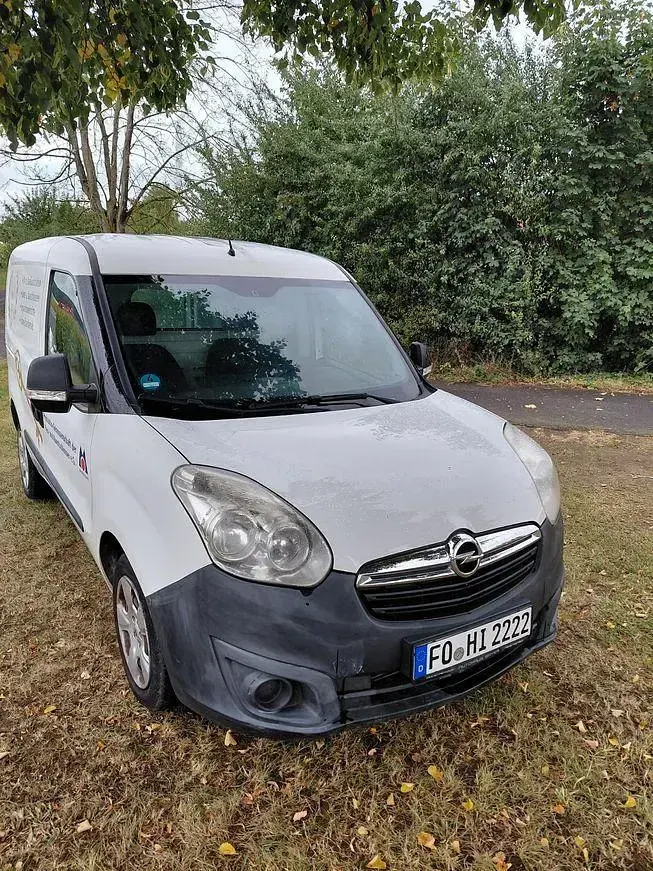 Używany Opel Combo 90 KM (66 kW) 2013 Biały Minivan