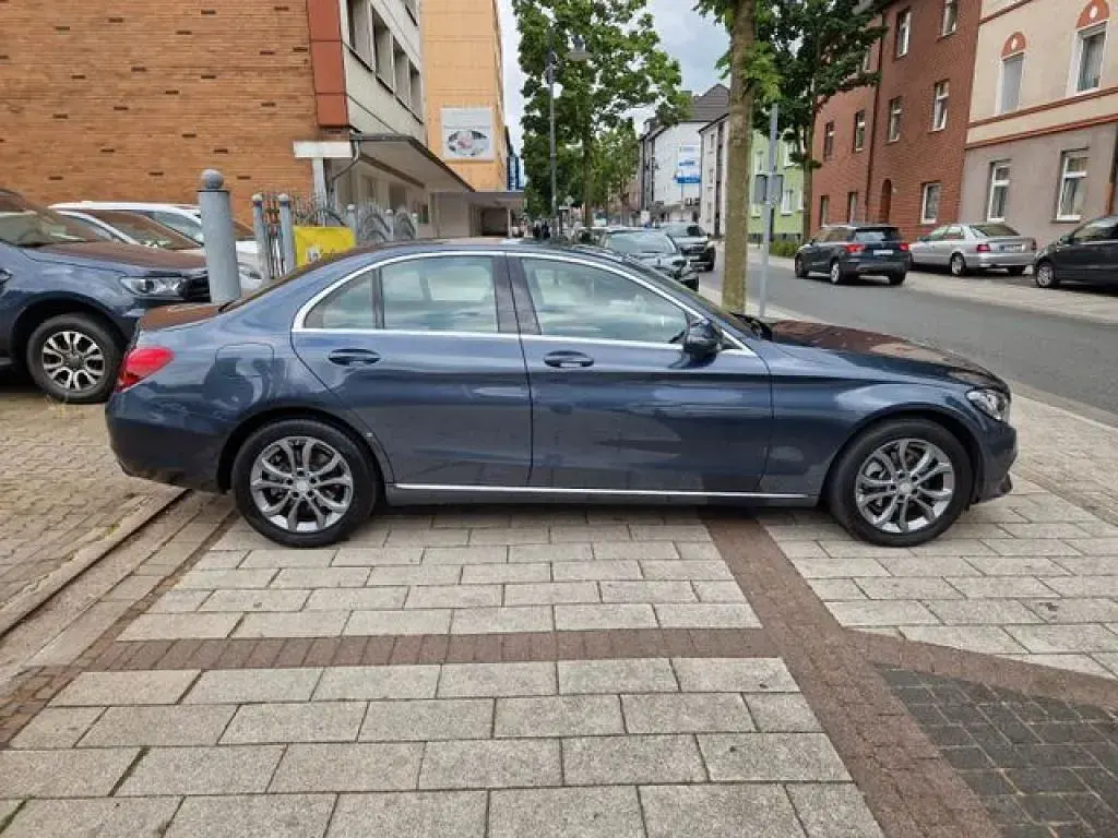 Gebraucht Mercedes 180 156 PS (114 kW) 2015 Tenoritgrau (metallic) Limousine