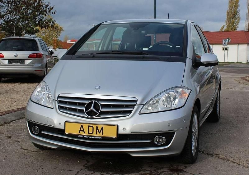 Gebraucht Mercedes A160 95 PS (69 kW) 2009 Polarsilber Kleinwagen