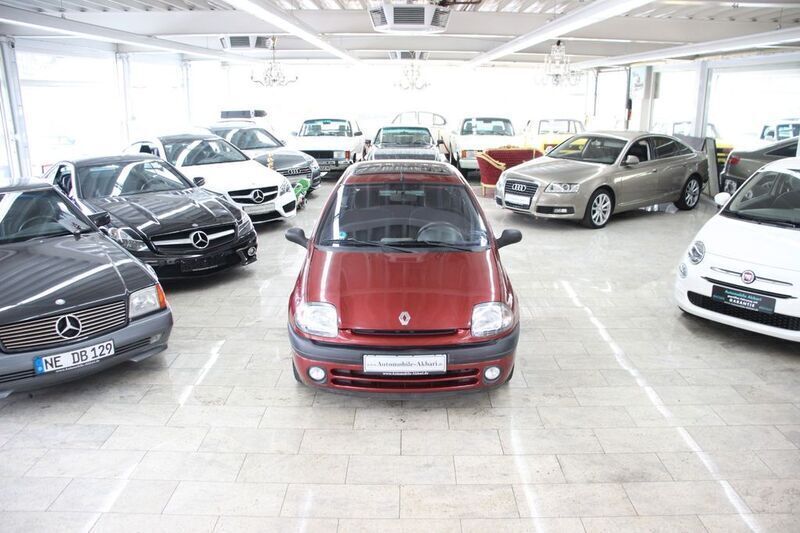 Rot Gebraucht 1998 Renault Clio II Limousine | 1.990 € (Etwas zu teuer) - Bild 1/4