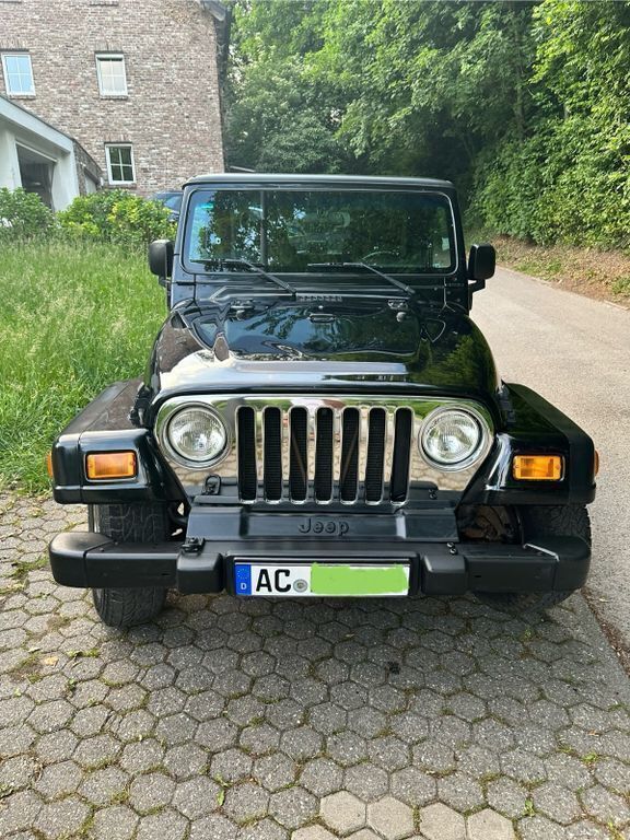 Schwarz Gebraucht 2004 Jeep Wrangler Sahara SUV | 22.990 € (Etwas zu teuer) - Bild 1/4