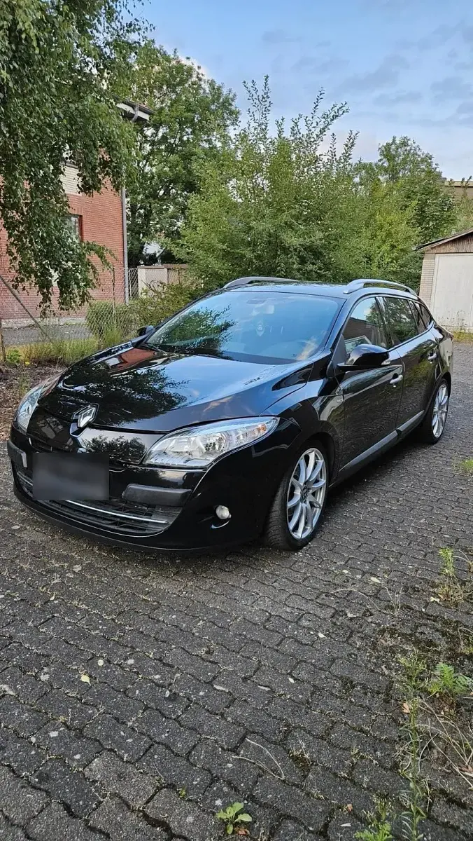Gebraucht Renault Mégane III 130 PS (95 kW) 2011 Schwarz Limousine