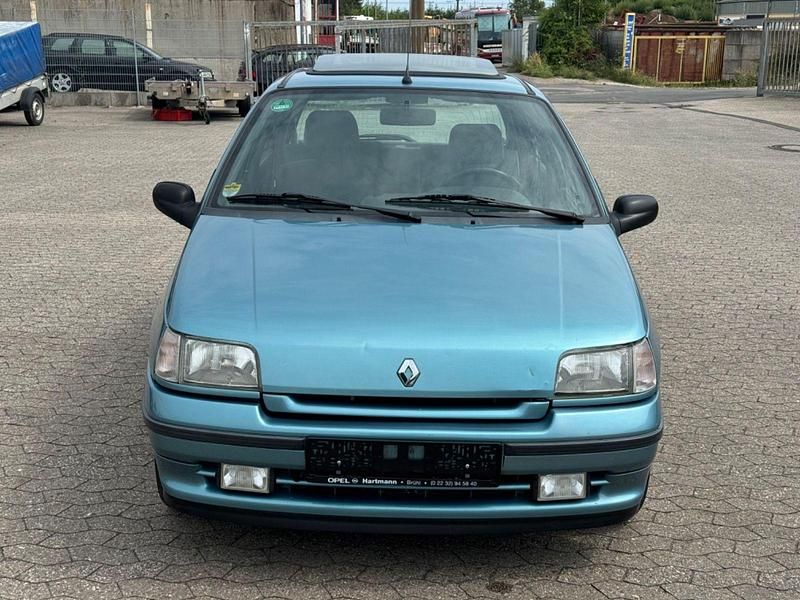 Gebraucht Renault Clio 75 PS (55 kW) 1995 Grün Kleinwagen
