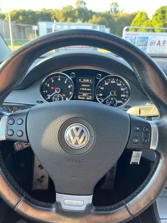 Gebraucht VW Passat R 299 PS (219 kW) 2010 Schwarz Kombi