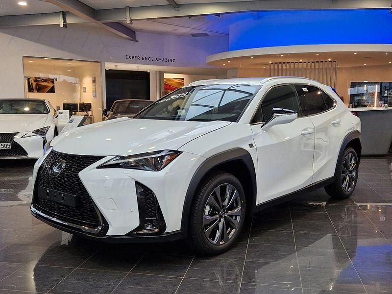 Neu Lexus UX 300h Sport Design Packet 199 PS (146 kW) 2025 Weiß SUV