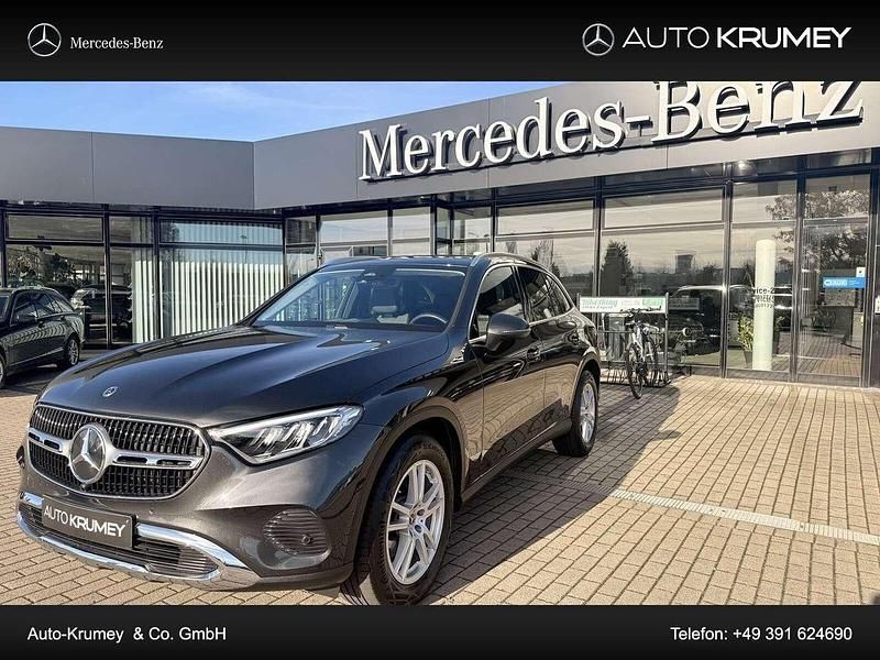 Grau Gebraucht 2025 Mercedes GLC220 Advanced Plus SUV | 58.400 € (Etwas zu teuer) - Bild 1/4