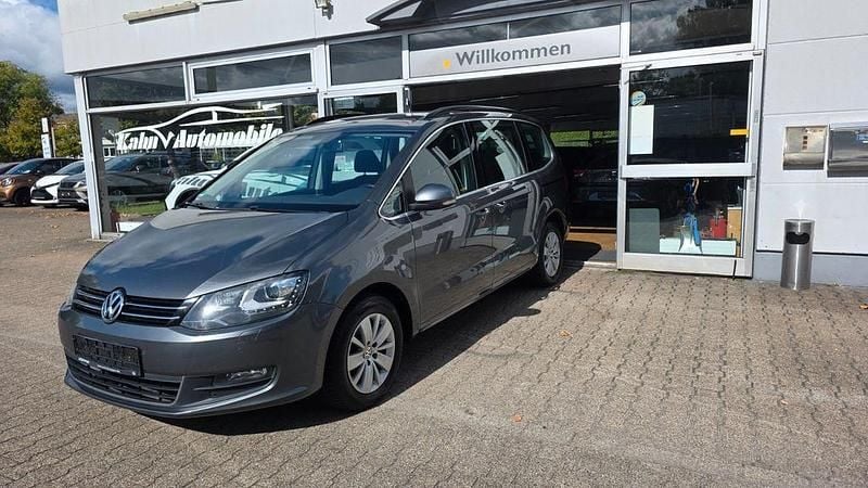 Grau Gebraucht 2011 VW Sharan Comfortline Van / Kleinbus | 7.990 € (Fairer Preis) - Bild 1/4