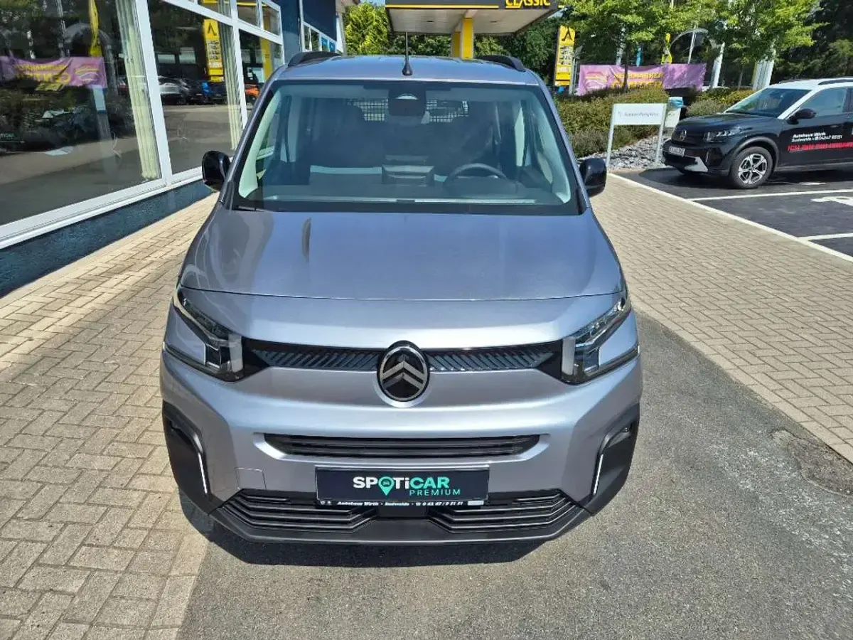 Gebraucht Citroën Berlingo 131 PS (96 kW) 2025 Stahlgrau metallic Van / Kleinbus