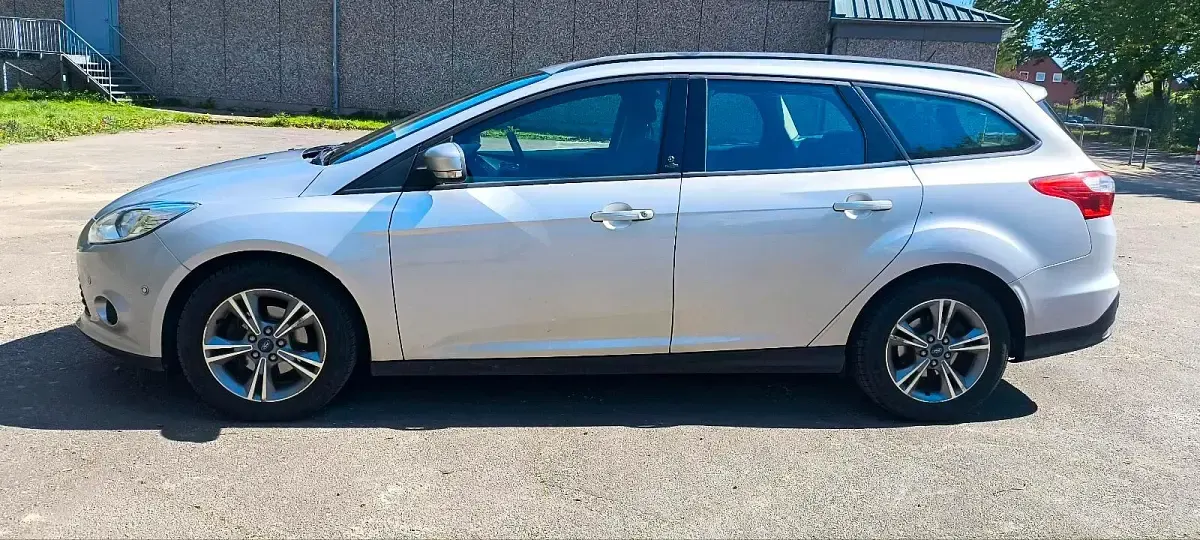 Gebraucht Ford Focus 125 PS (91 kW) 2013 Silber Kombi