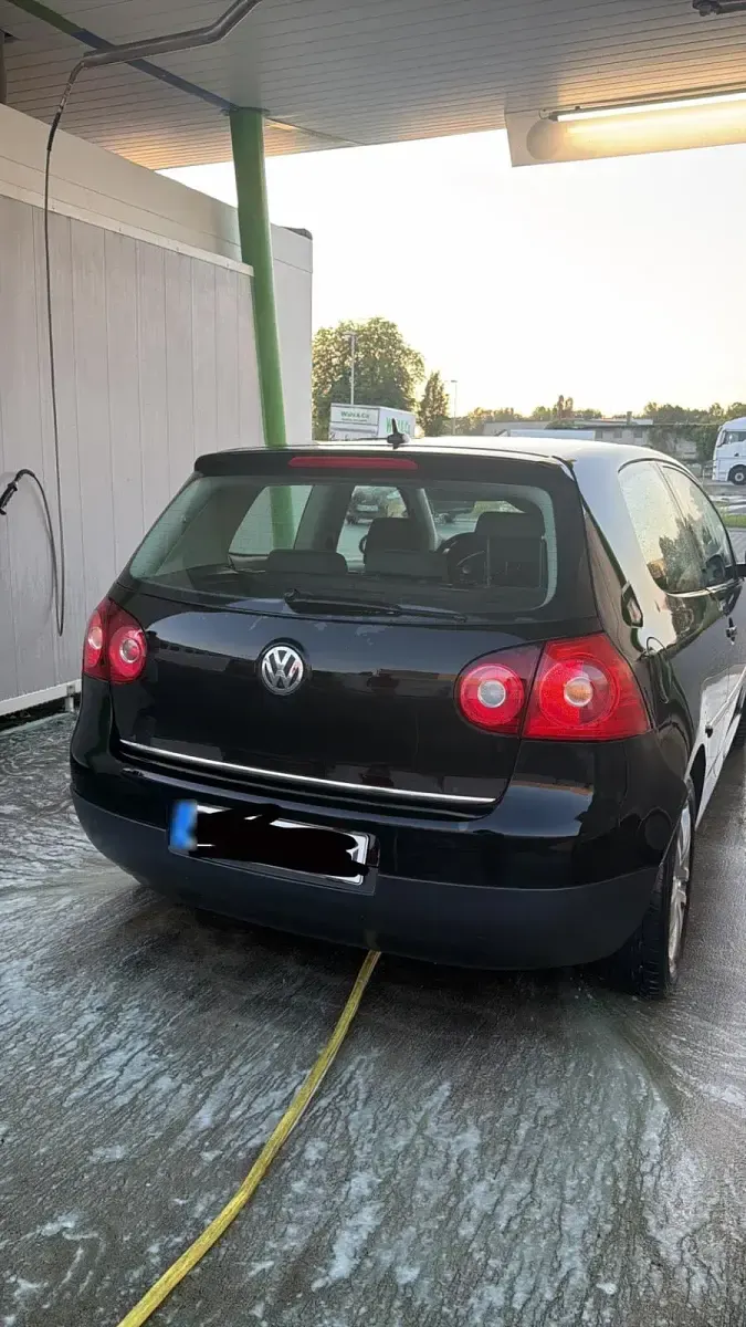 Gebraucht VW Golf V 80 PS (58 kW) 2008 Schwarz Kleinwagen
