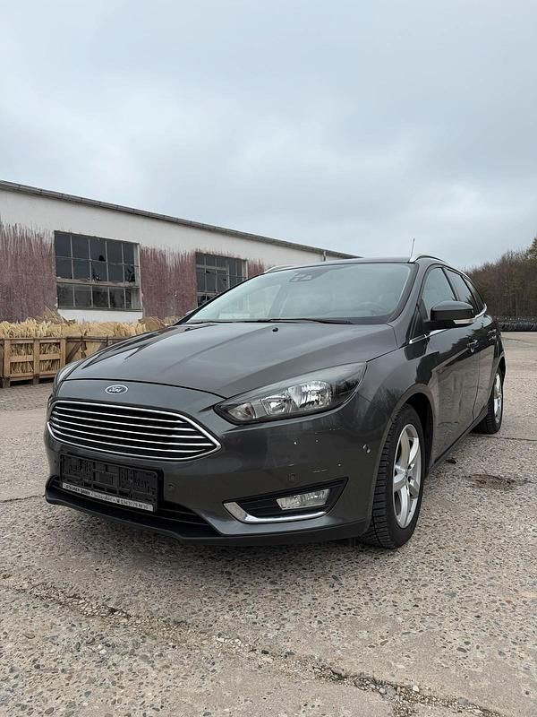 Gebraucht Ford Focus 120 PS (88 kW) 2016 Grau Kombi