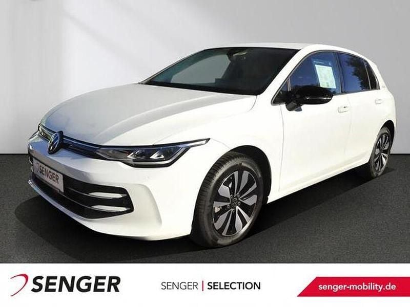 Pure white Gebraucht 2024 VW Golf VIII Goal Limousine | 26.480 € (Superpreis) - Bild 1/3