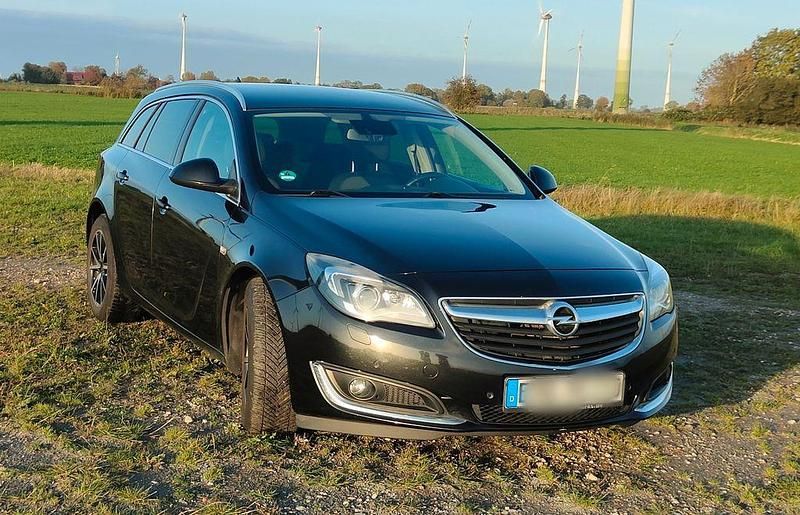 Schwarz Gebraucht 2015 Opel Insignia Kombi | 6.799 € (Fairer Preis) - Bild 1/4